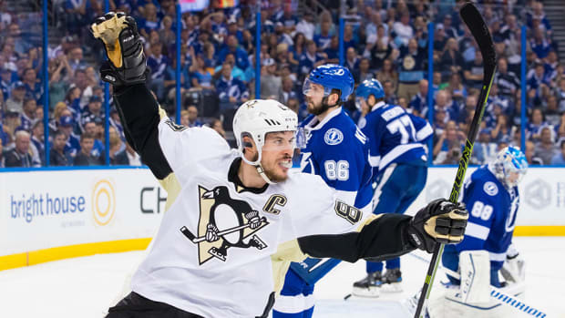 sidney-crosby-game-6-three-stars.jpg